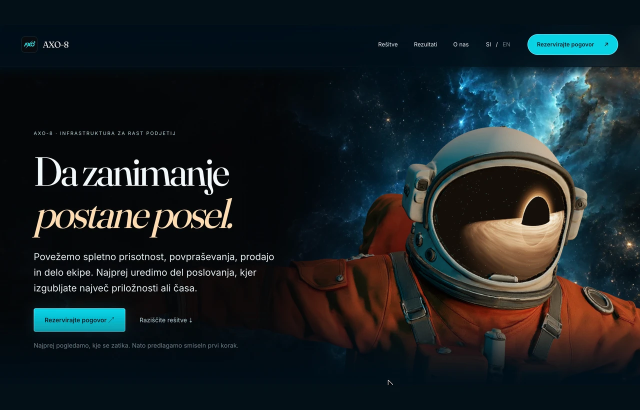 Prejšnji hero AXO-8 z astronavtom, galaksijo in naslovom Da zanimanje postane posel.